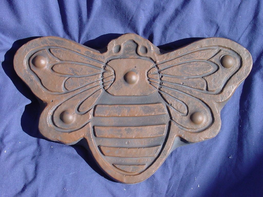 Bumble Bee Shaped Concrete Stepping Stone Mold 1276 - Moldcreations ... in Bees Stepping Stone Mold