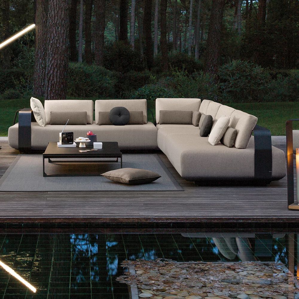 Contemporary Outdoor Designer Luxury Modular L Shaped Sofa in Andorra Reversible Modular Outdoor Sofa With Table