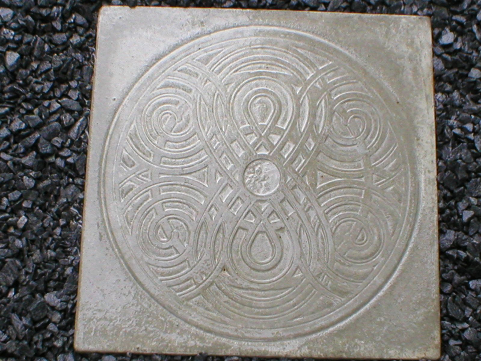 #Ss-2222 - 22.5"X22.5"X3" Thick, Celtic Knot Design Steppingstone Mold ... in Celtic Square Stepping Stone Mold