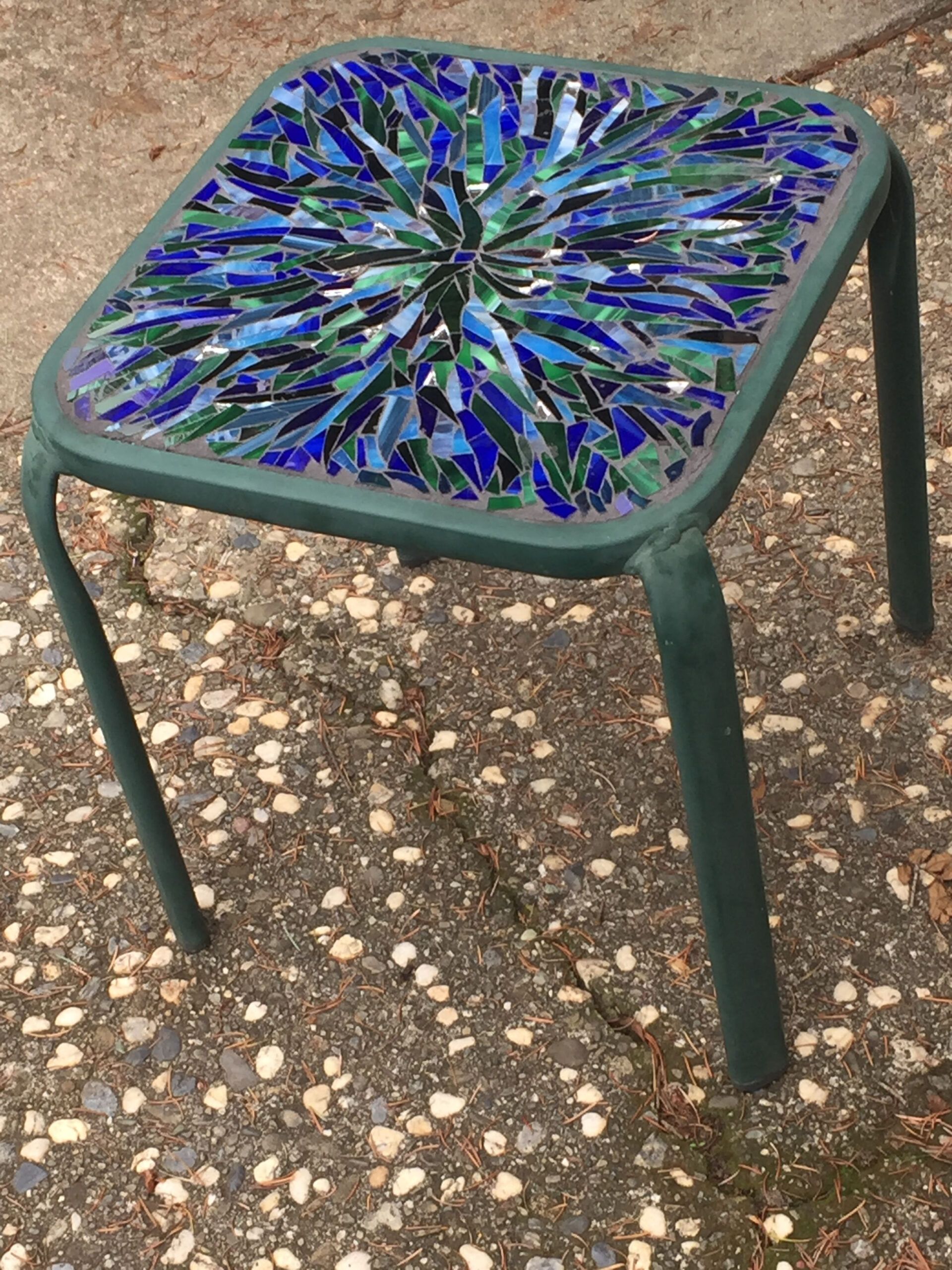Patio Side Table - I Used Mosaic Mesh With Stained Glass. | Patio Side ... for