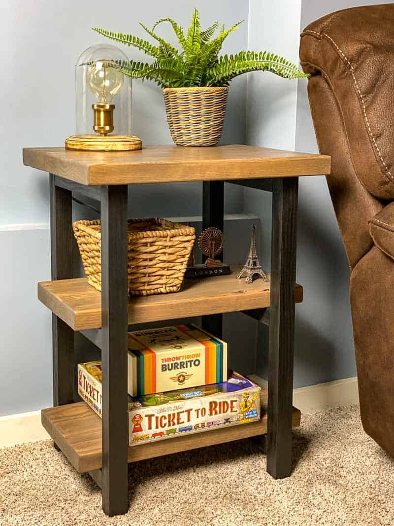 Diy Rustic End Table [With Plans] - The Handyman's Daughter for