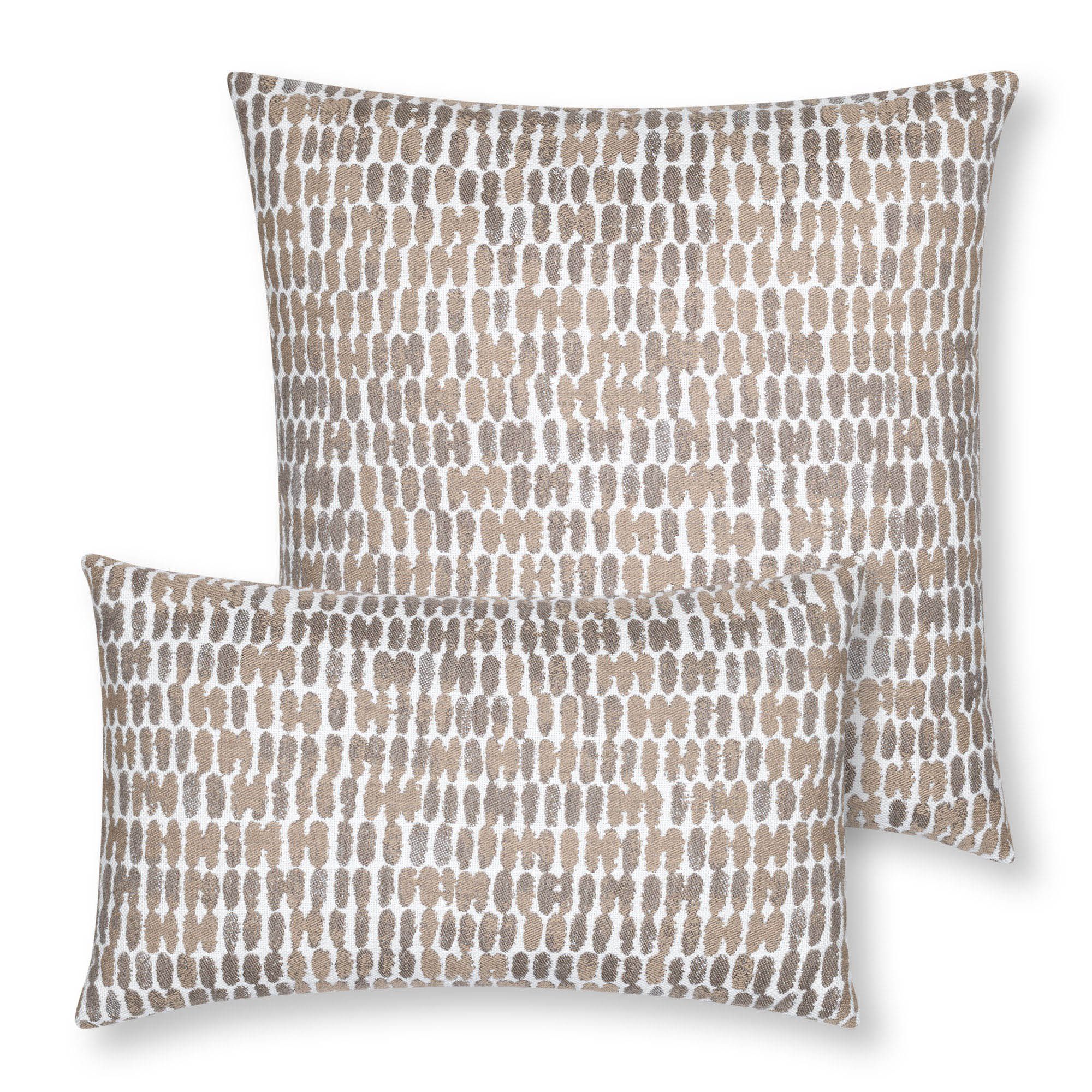 Achieving a Coordinated Look with Thumbprint Latte Pillows Outdoors