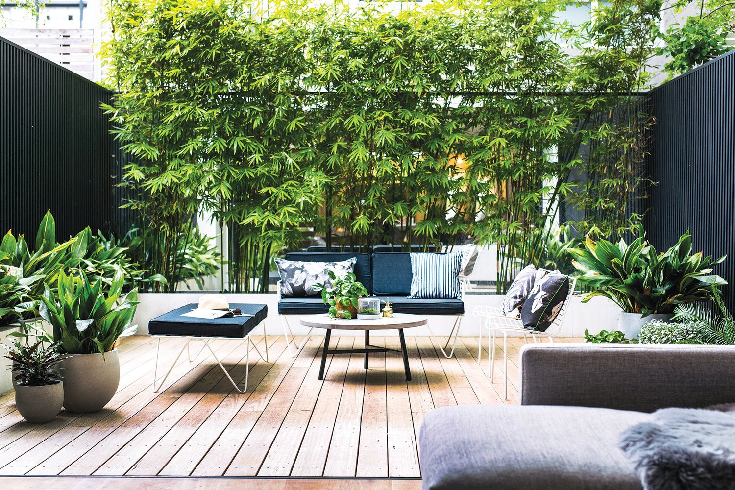 Outdoor Styling: A Stylist's Top Tips For Summer - The Interiors Addict with