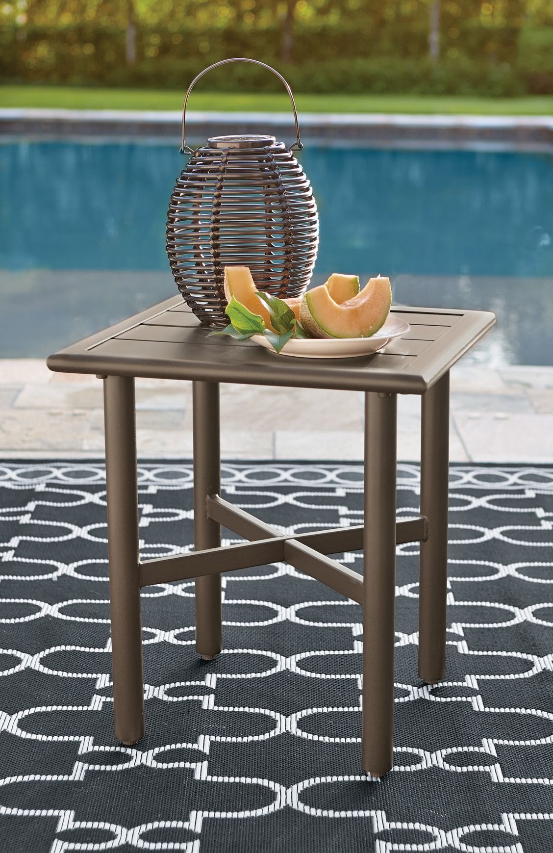 How To Build An Outdoor End Table At Larry Alvarez Blog in