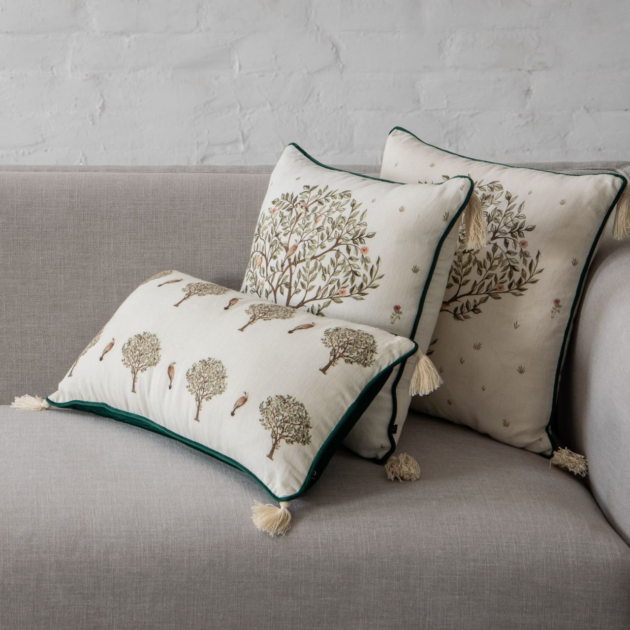 Decorating Tips Featuring Versatile Lumbar Cushions