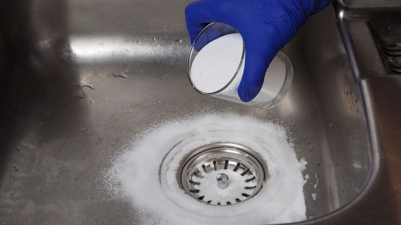 12 Baking Soda Mistakes Everyone Makes in Baking Soda Hacks For Drain Cleaning