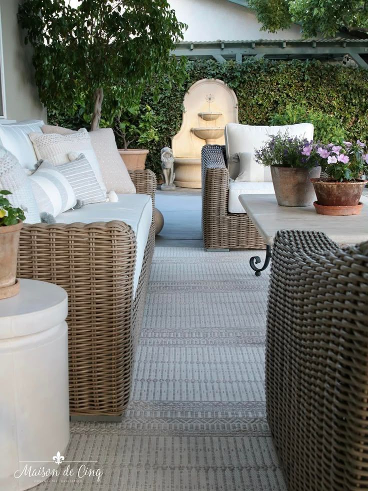 Creating Your Dream Outdoor Oasis with vidaXL’s Pine Sofa Set