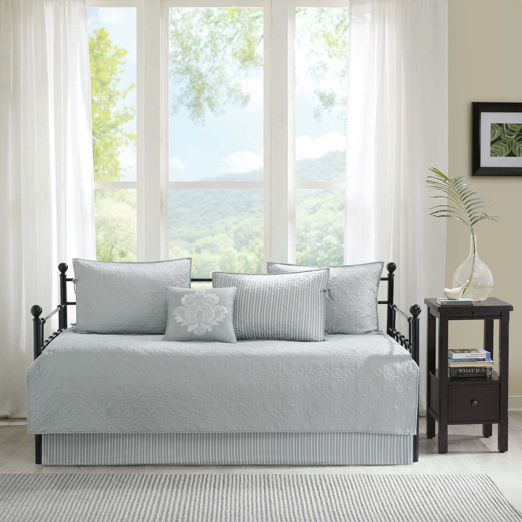 How To Choose Daybed Covers &amp; Sets - Foter within