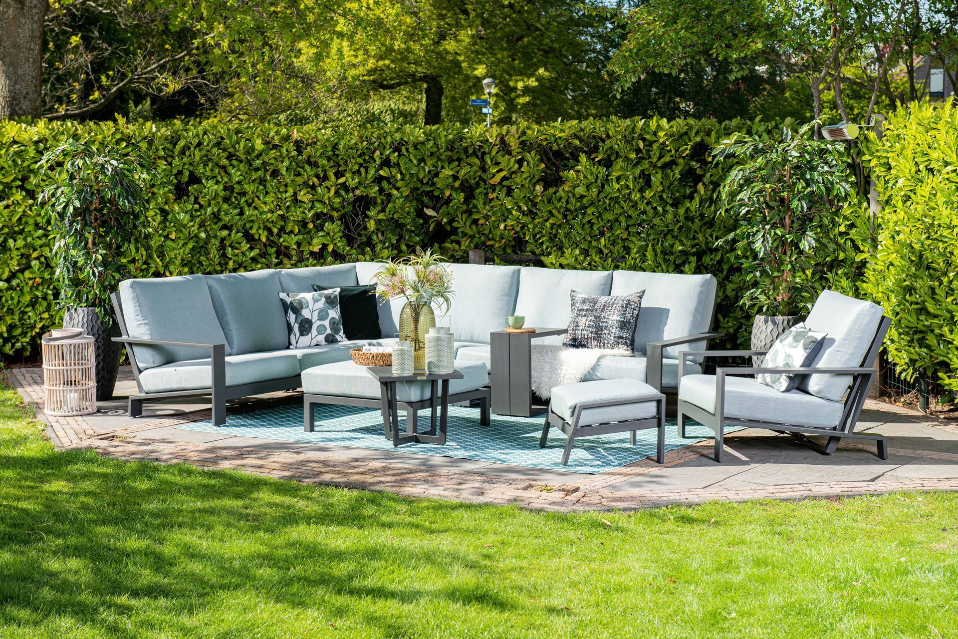 Outdoor Sofa Ideas: 15 Ways To Create A Stylish Seating Space, Plus ... intended for How to Choose the Perfect Redondo Sunbrella Upholstered Outdoor Sofa for Your Space