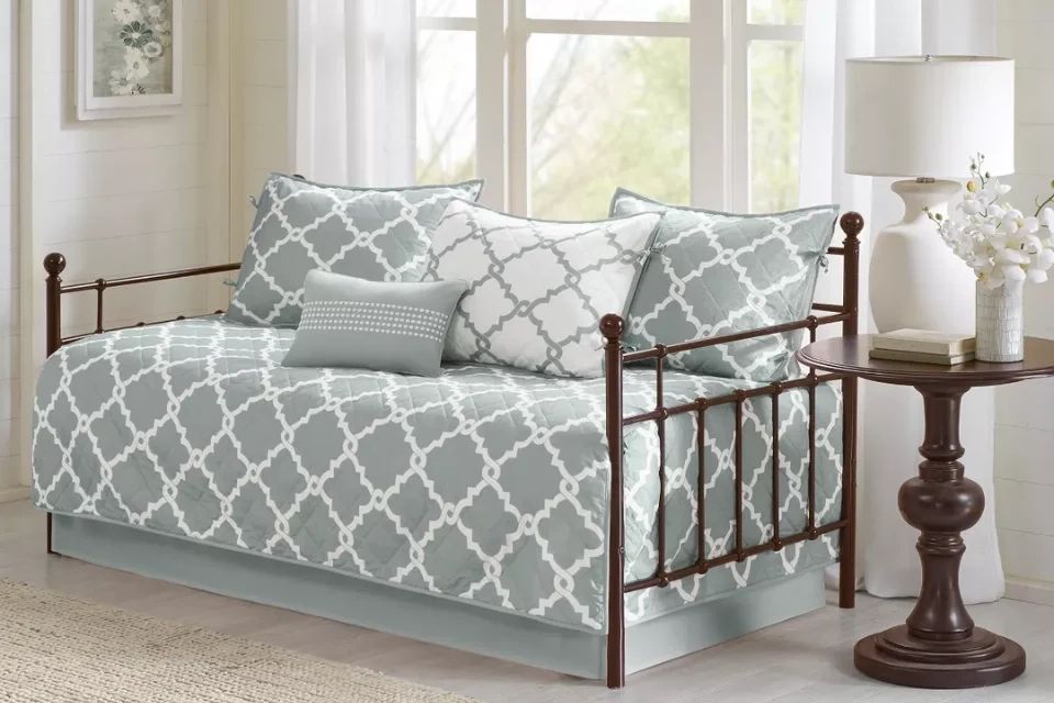 Upgrade Daybed Cover Sets With Stylish Cover Sets Shop Now in How to Choose the Right Daybed Cover for Your Sleeping Space