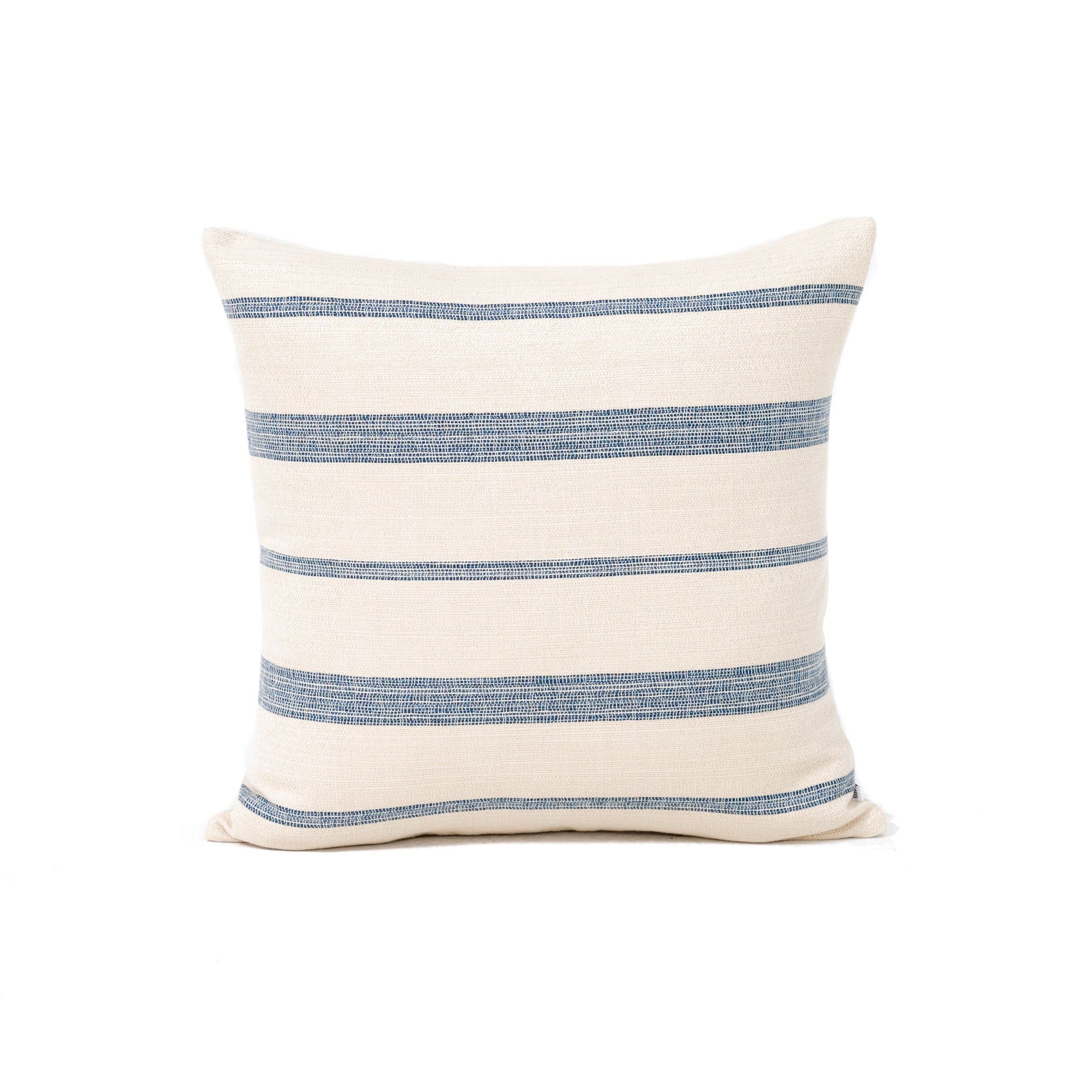 Vigo Indoor/Outdoor Pillow with regard to Visions Iii Bees Indoor/Outdoor Pillow, Honey, 12"X20"