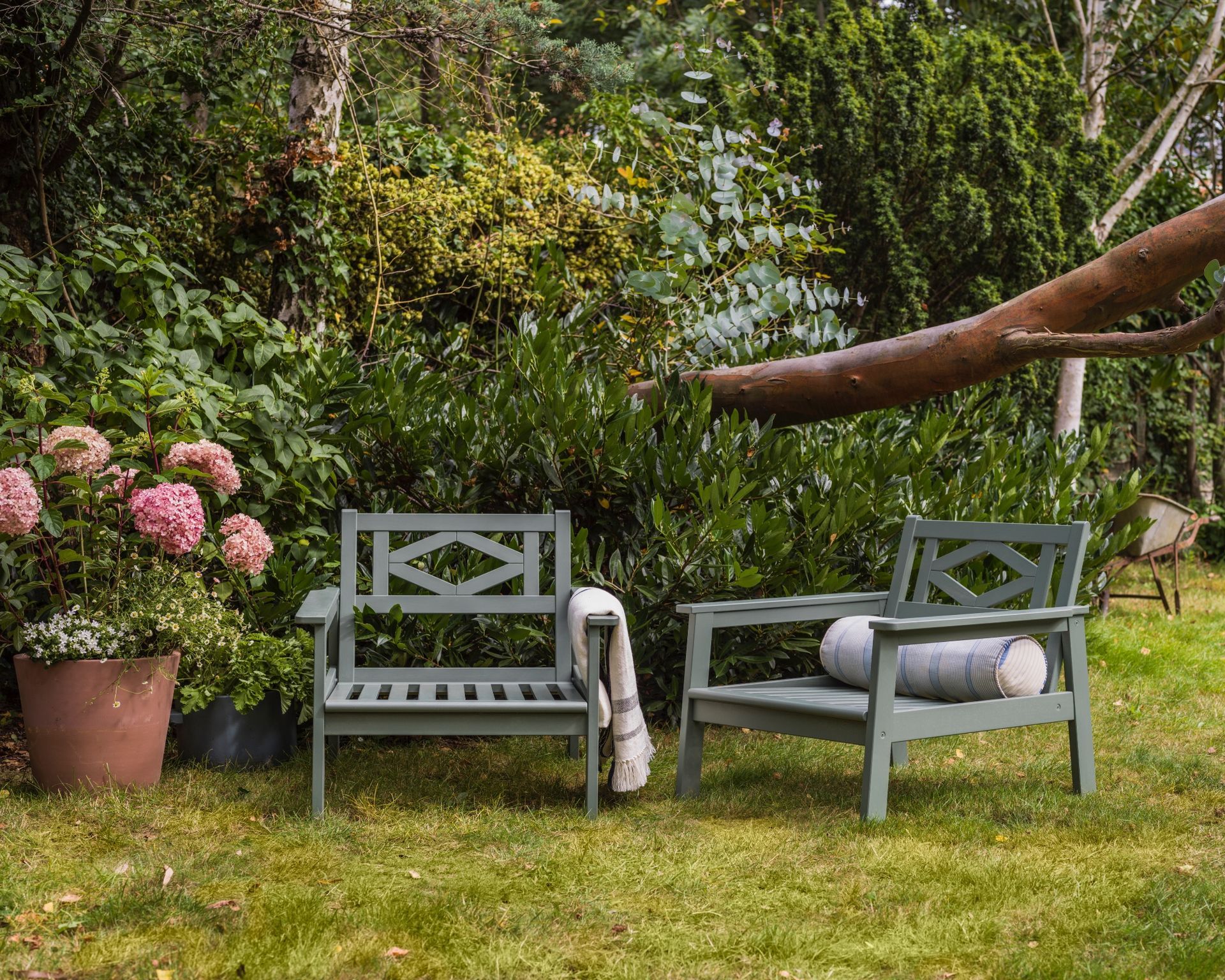 What Are The Best Colors For Outdoor Furniture? Here’s What The Experts ... within 48"X19" Patterned Outdoor Spun Polyester Loveseat Cushion, Annie Chocolate