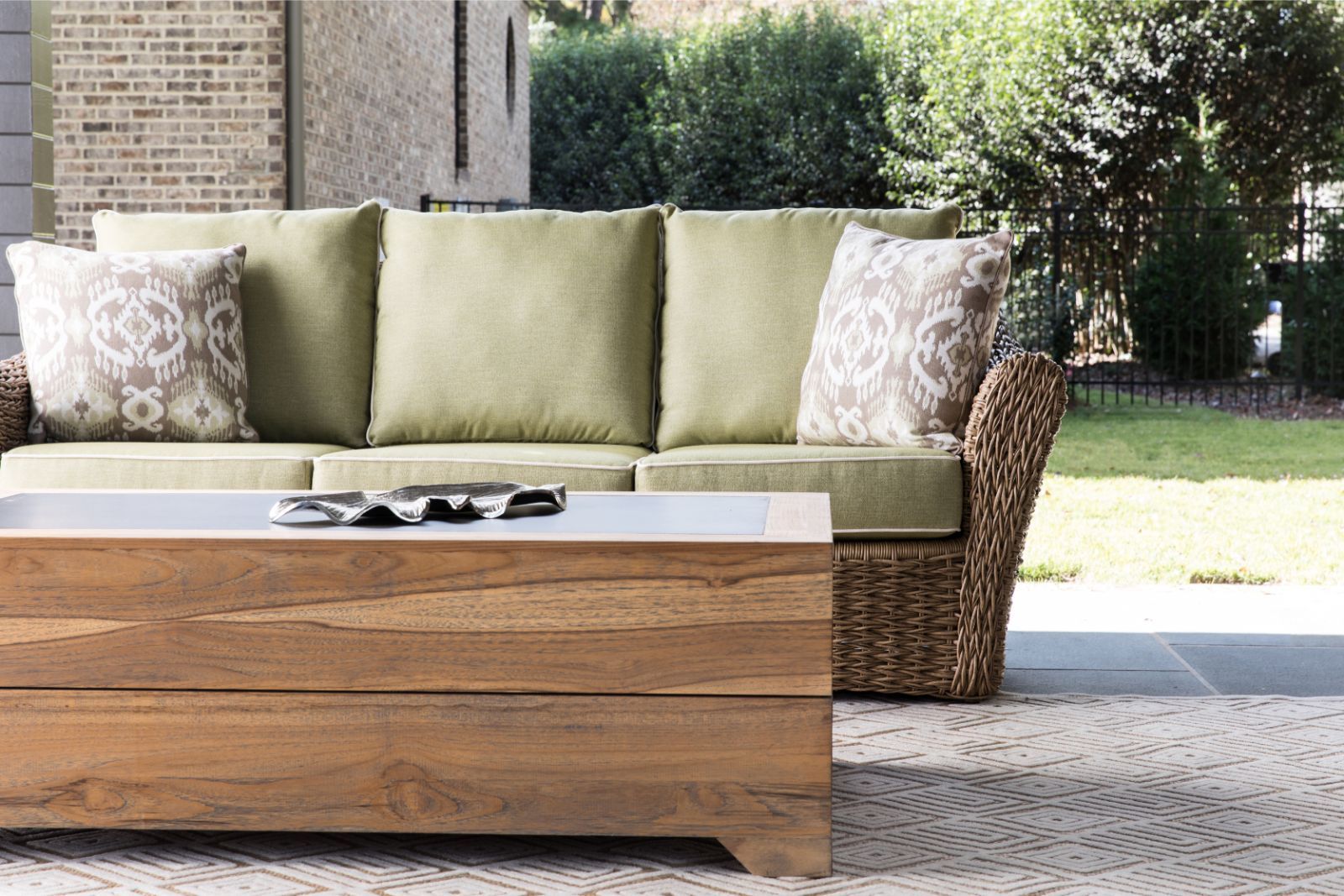 Wicker Furniture - Elevate Your Outdoor Living With Lloyd Flanders ... throughout Understanding the Artisan Craftsmanship Behind Lloyd Flanders Furniture