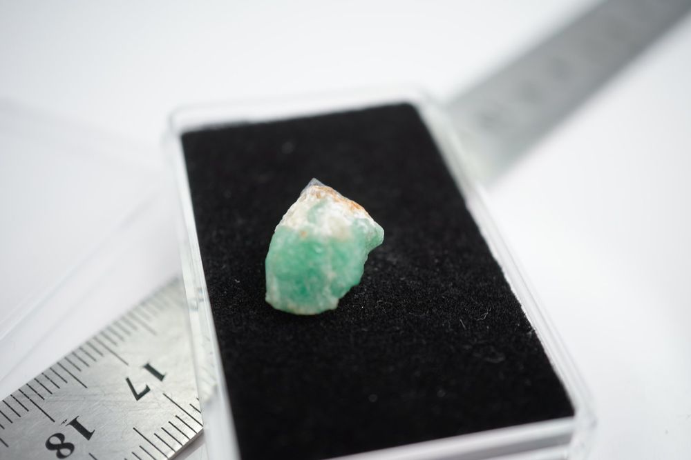 Natural Emerald - 9.8Ct Muzo Im Böxli (Neu (Gemäss Beschreibung)) In ... pertaining to Natural leaf mulch methods every eco gardener should know