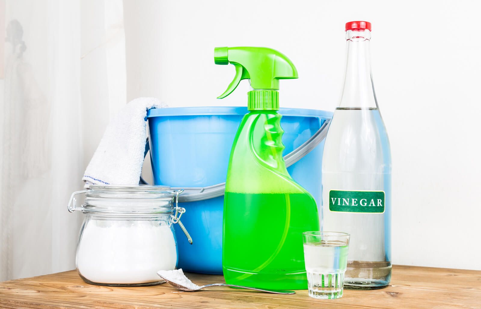 Vinegar Natural Cleaning Recipes pertaining to Diy Vinegar Cleaning Spray For Bathroom