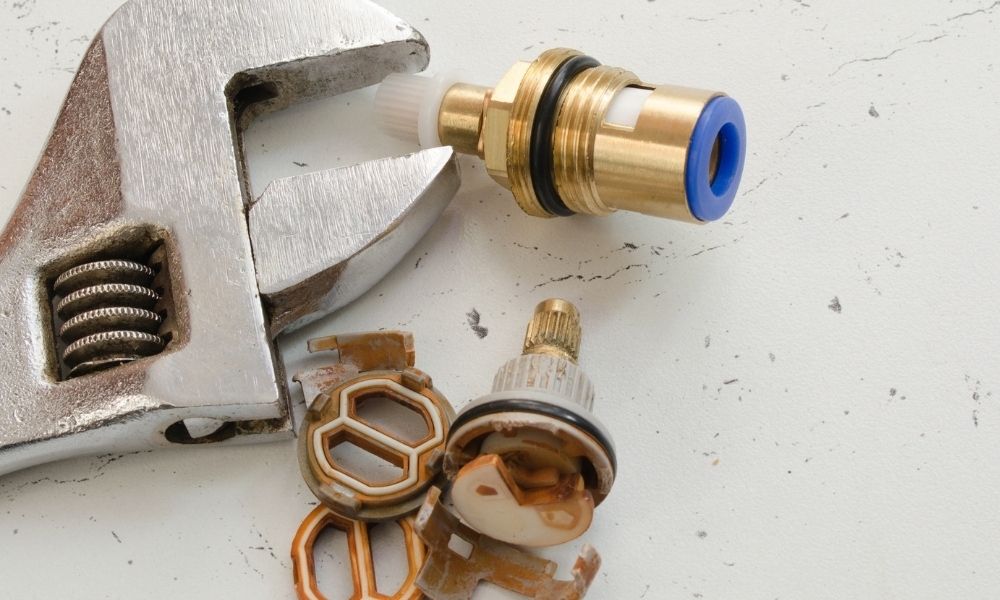 Step-by-Step Guide to Removing Mineral Deposits from Faucet Handles