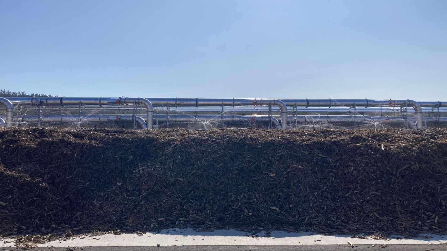 Kelowna Glenmore Green Waste Composting – Engineered Compost Systems in Compost Aerator Sustainable